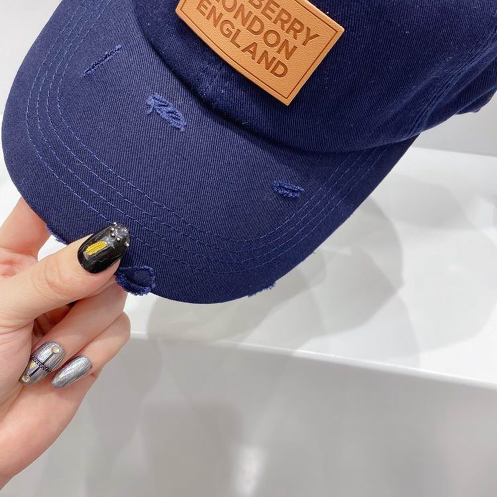 Bv*b*rry Hat